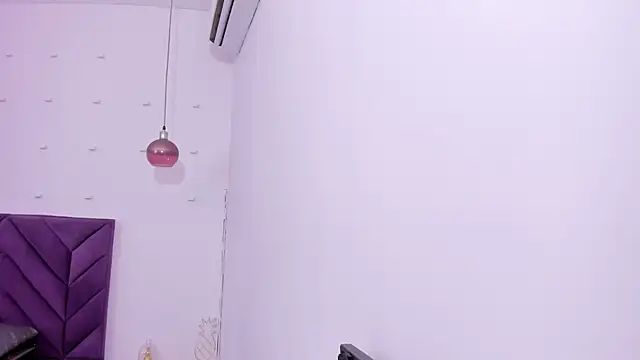 Maddyjohnsonn's cam snapshot