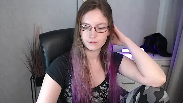 emmaxDelight's cam snapshot