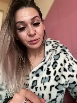 iSelena's cam snapshot