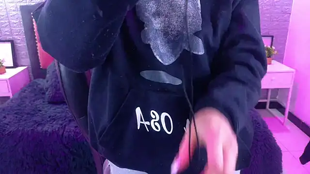 Natalie_loffreda's cam snapshot