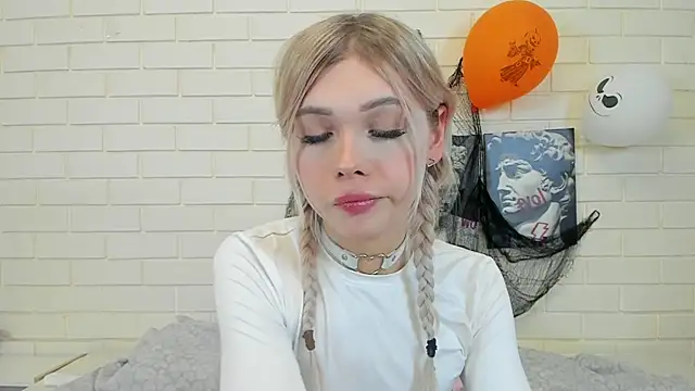 Blondy_Fina live sex cam