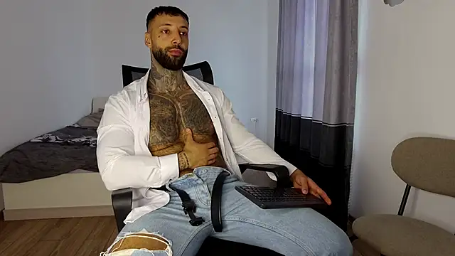 MasculineGuy99 live sex cam