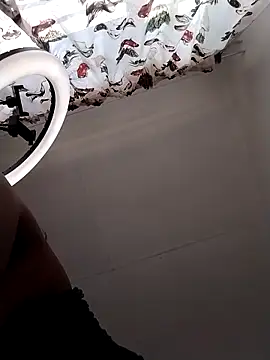 CuteBootyBae's cam snapshot