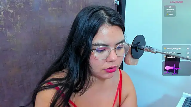 klhoe_boobs's cam snapshot