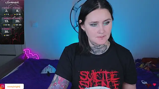 Emmybrightj_'s cam snapshot