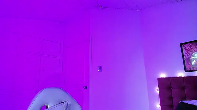 annie_rose11's cam snapshot