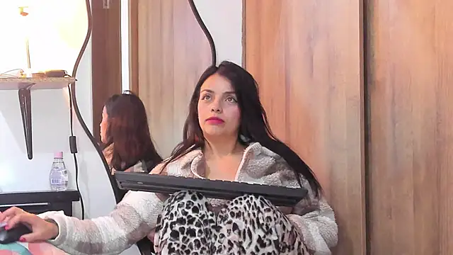 MailynAndNick's cam snapshot