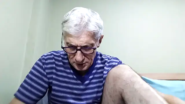 BIGUNCUTHARDCOCK live sex cam