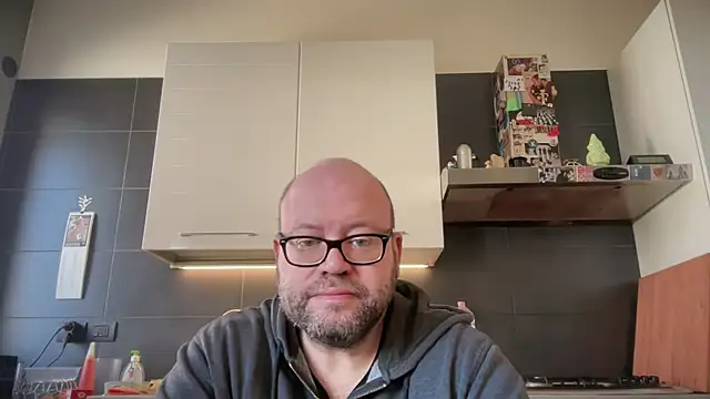 theitalianbear live sex cam