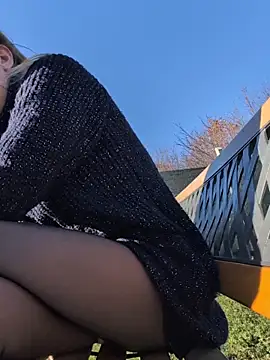 Risky_girl23's cam snapshot