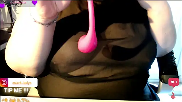 Curvy_Mommy live sex cam