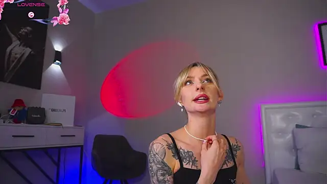 LeaCox_'s cam snapshot