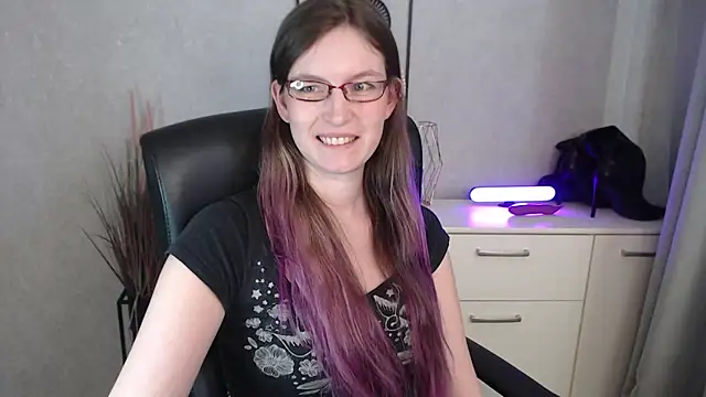 emmaxDelight's cam snapshot