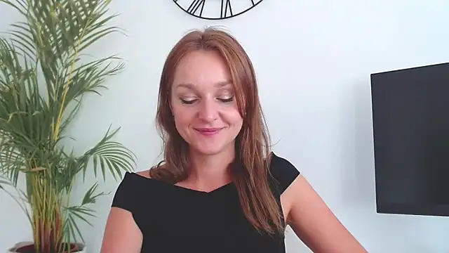 AliciaDesire's cam snapshot