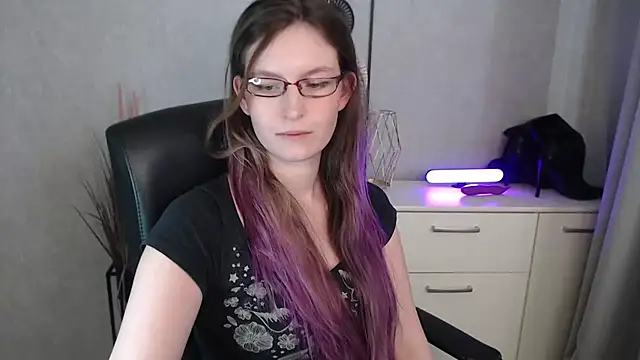 emmaxDelight's cam snapshot