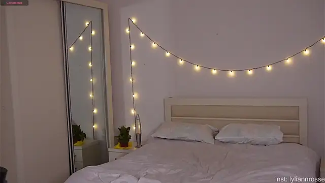 LilyannRosse's cam snapshot