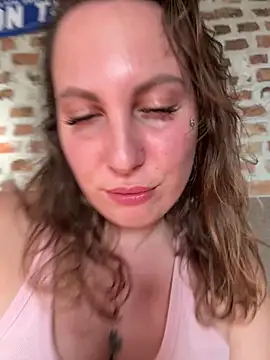 Yanacool007's cam snapshot