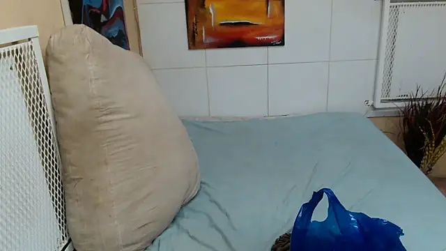 MaturePrettyLady43's cam snapshot