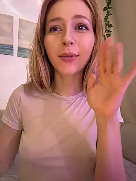 LunaRase live sex cam