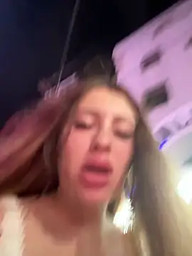 AndreaMood live sex cam