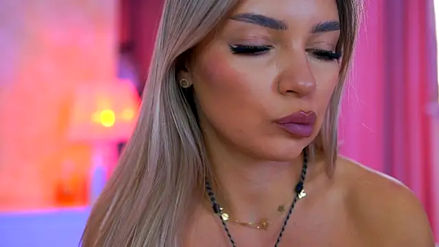 ArtTeasee's cam snapshot