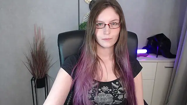 emmaxDelight's cam snapshot