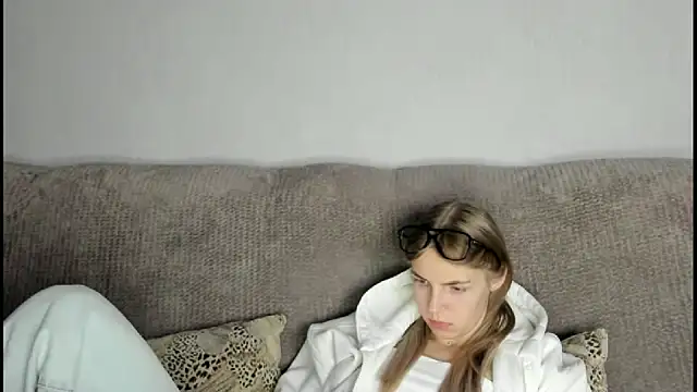 HitGyrl's cam snapshot