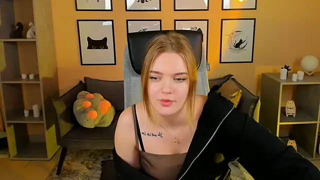 LisaMitchell's cam snapshot