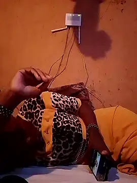 cute_naimah's cam snapshot