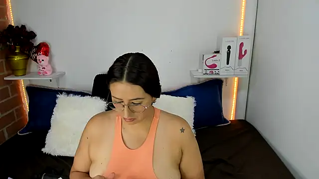 rukminilatin's cam snapshot