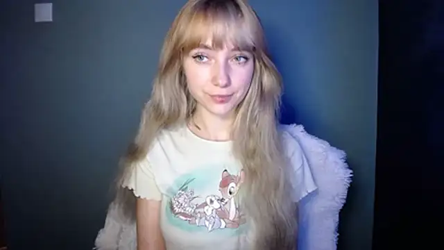 LuciaYoung's cam snapshot