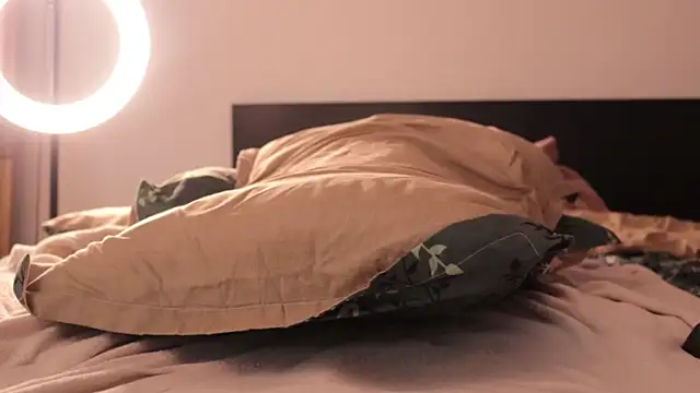 IvyKaelani's cam snapshot