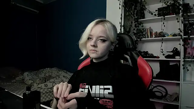 Holy_Mistress_S's cam snapshot