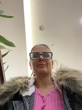 NataKitten live sex cam