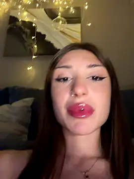 mollyyank's cam snapshot