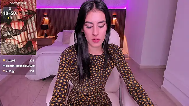 karlaa_james's cam snapshot