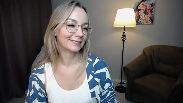 Ava_Elior's cam snapshot