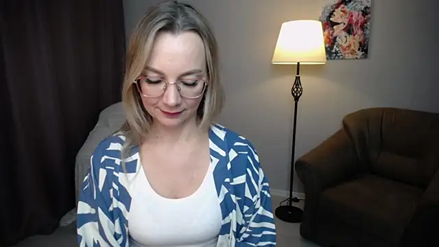 Ava_Elior's cam snapshot