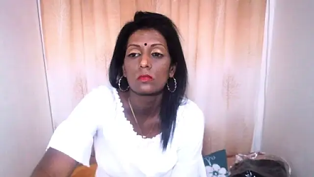 Indianpeaches's cam snapshot