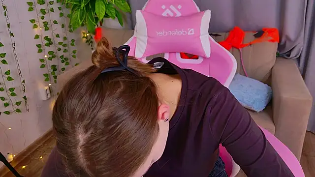 ViolaParkerss's cam snapshot