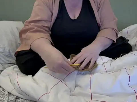 MarthaBriest's cam snapshot