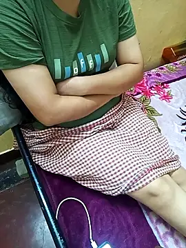 yourtamilgirl's cam snapshot