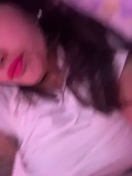 KarenG2025's cam snapshot