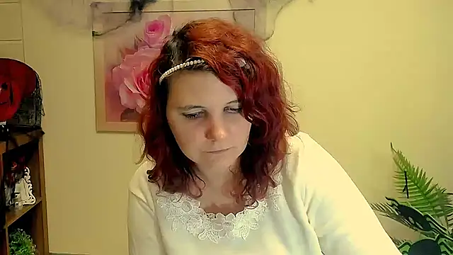 TwoBigSuns's cam snapshot