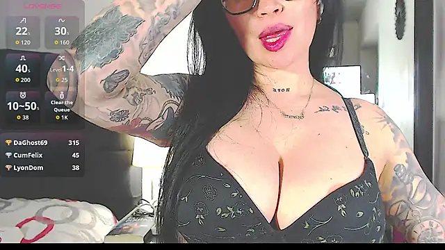 Vicky_hotmilf's cam snapshot