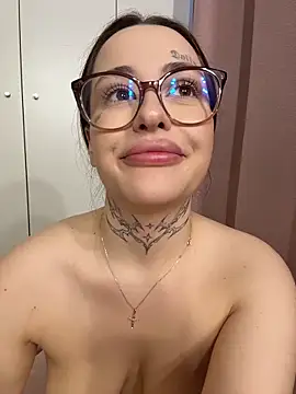 fuckdoll_18's cam snapshot