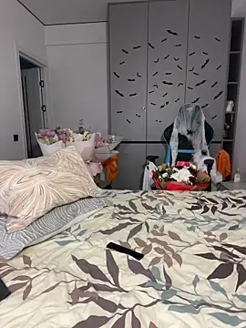 CurlyLara's cam snapshot