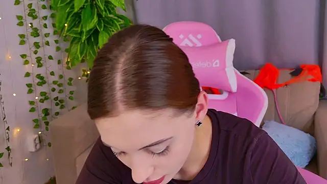 ViolaParkerss's cam snapshot