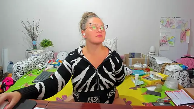 IamYourNarcotic's cam snapshot