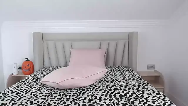 CatWoman0001's cam snapshot